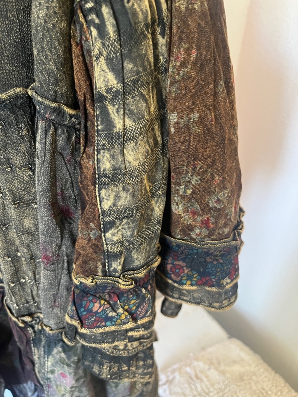 Young Threads rustic natural tiered tunic top in Olive plum and Multi patchwork - Picture 10 of 13